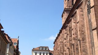 カトリックとプロテスタントとの狭間で揺れた教会