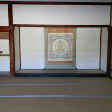 白書院内の清楚なある一室です。