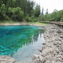 橋の上も人でいっぱい