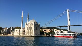 アジアとヨーロッパを繋ぐ橋