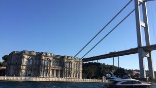 ボスポラス第1大橋アジア側の小さな宮殿