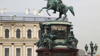 イサーク大聖堂近く