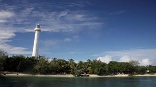 優雅な姿の灯台です