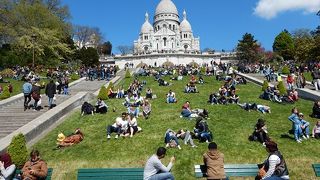 完成したのは２０世紀。近代的な建物です。