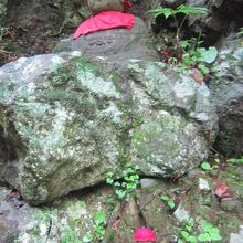 女坂の七不思議その2 子育て地蔵