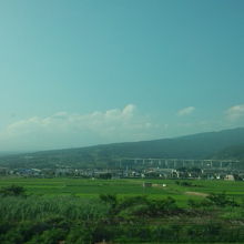 新富士→三島間で新東名が見えましたが、富士山は見えず残念！