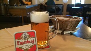 マスのグリルと地ビール