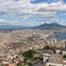 城から見たナポリの街