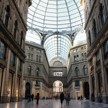 天井のガラス張も見事です