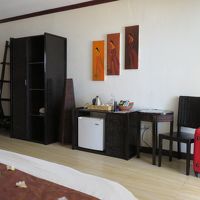 ミニバー、冷蔵庫も完備