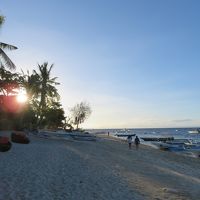 朝のお部屋の前のビーチ
