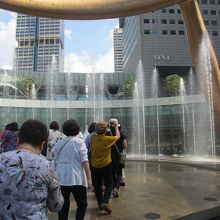 噴水に向かっている所