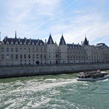 シテ島のコンシェルジュリ