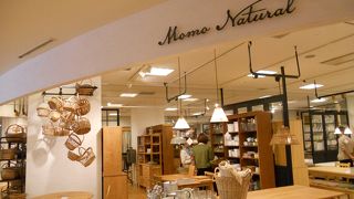 ５階のほぼ中央にあるインテリアショップ