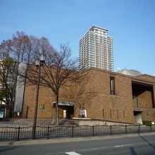 中之島にあります