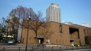 日本国内でも指折りのコレクションがそろっています