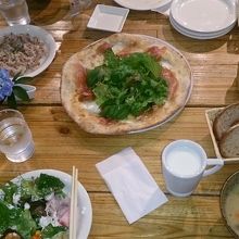 おしゃれな空間のレストラン〜