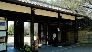 地下鉄に一番近い入口