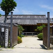 中流の武家屋敷がまるまる一軒残っているのはこの目加田家住宅だけ