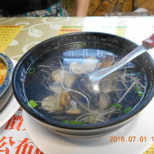 アサリのスープ美味しいです。台湾のアサリは外れがありません。