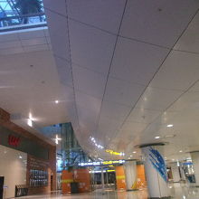 蚊が凄かったAREX駅傍の空港寝ポイント（？）付近の様子