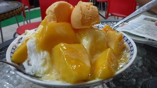 上に乗ってるアイス