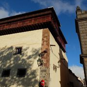 世界遺産サン・クリストバル・デ・ラ・ラグーナの町並みの中にある修道院