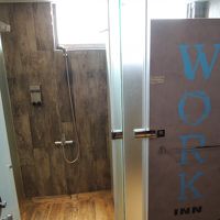 シャワールームが擦りガラスっぽいのは気になる人もいるかも。