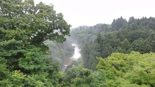 養老の滝ともいいます
