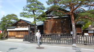 高山の街を見守り続けています