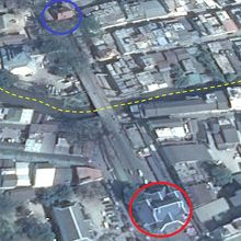 サーイ川の国境の橋とサーイ川の中間線です。(国境線はどこ？)