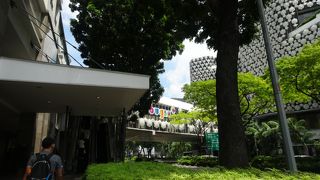 若者向けのショッピングモール