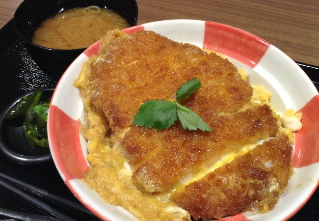 新しくフードコートにできた丼ぶり屋さん☆