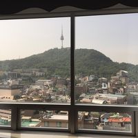 大きい窓が快適！ソウルタワーが目の前に！