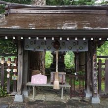 明神池畔の穂高神社奥宮