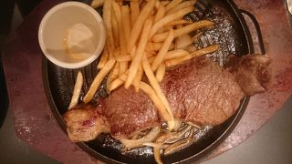 ステーキに惹かれて注文するも固い！！