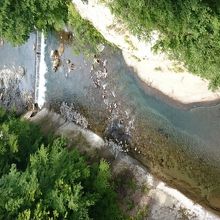 車で通りすがりに見たきれいな川