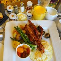 ルームサービスの朝食