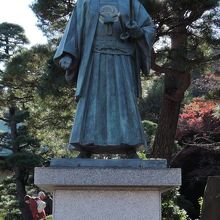 高幡不動尊境内の土方歳三像