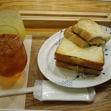 モーニングサンドセット。ジュースは別注文です。