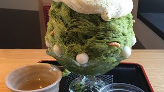 午前中なら快適！かき氷もある大箱カフェ。