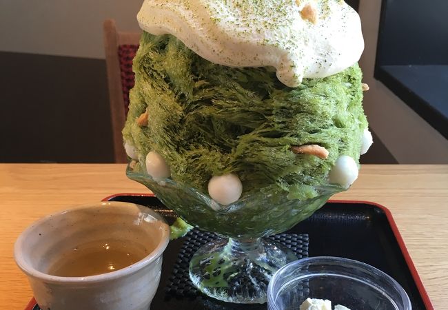 午前中なら快適！かき氷もある大箱カフェ。