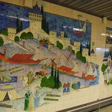 地下鉄構内の壁画