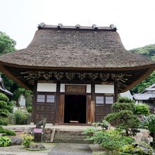 泉福寺仏殿　重文　1524年　かやぶきが素晴らしい　