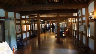 平櫓と太鼓櫓を結ぶ廊下のような構造