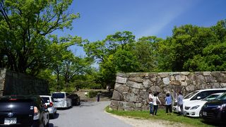 車の人には便利な入り口となります