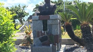 魂魄之塔・ひめゆりの塔・健児之塔を建立された真和志村長です。