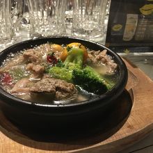 鶏もつのアヒージョ