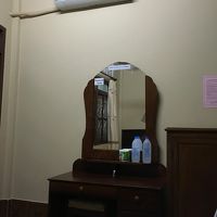 鏡台と箪笥付き。水ももらえます