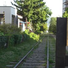 童心に返って、線路の上を歩いたら以外と難しかった。